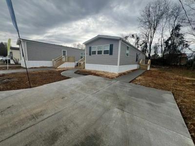 Mobile Home at 7204 Larkspur Ln Lot #237 Powell, TN 37849