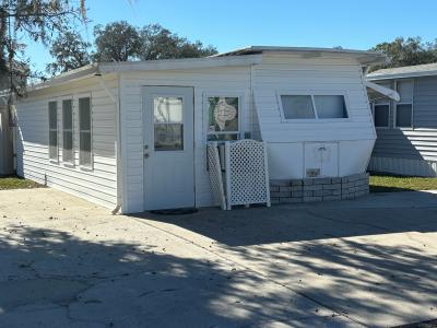 Photo 2 of 11 of home located at 37518 Family Lane Zephyrhills, FL 33541