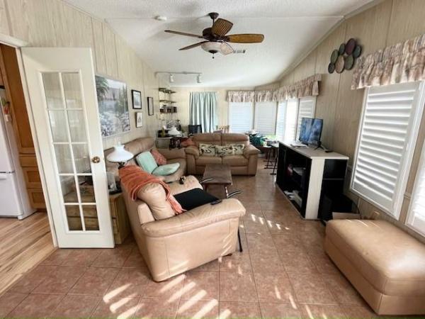 1990 PALM Manufactured Home