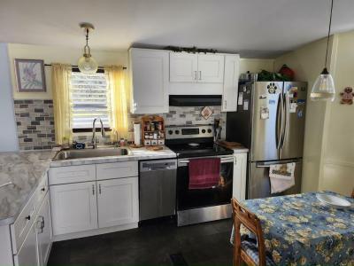 Mobile Home at 2 Sunrise Ln. Fruitland Park, FL 34731