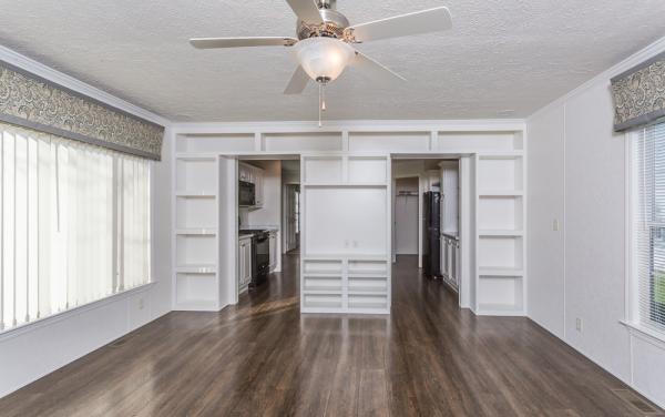 2016 Skyline 7682 E455  Home