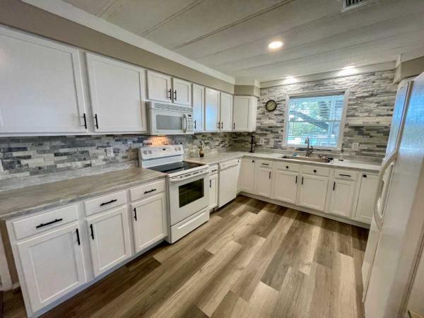 1984 Manufactured Home