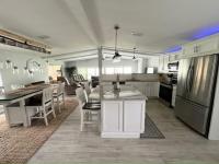 1985 Barrington Manufactured Home