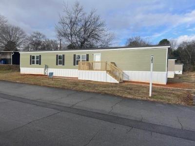 Mobile Home at 3701 Hampton Ln Lot Ham3701 Louisville, TN 37777