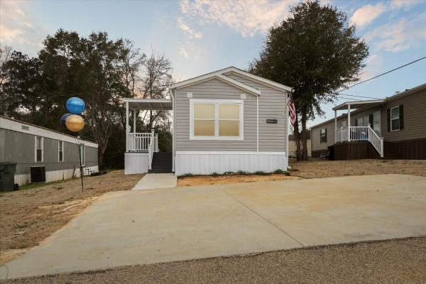 Photo 1 of 2 of home located at 136 Nature Walk Cove Dothan, AL 36303