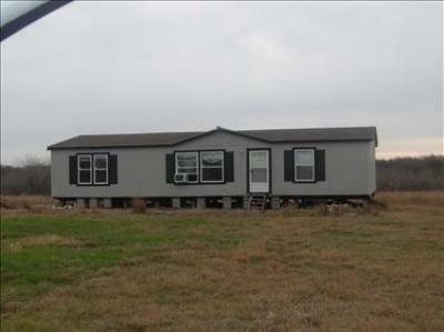 Mobile Home at 755 Sierra Dr Lockhart, TX 78644