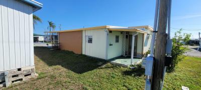 Photo 4 of 14 of home located at 6372 126th Ave. Lot #6 #6 Largo, FL 33773