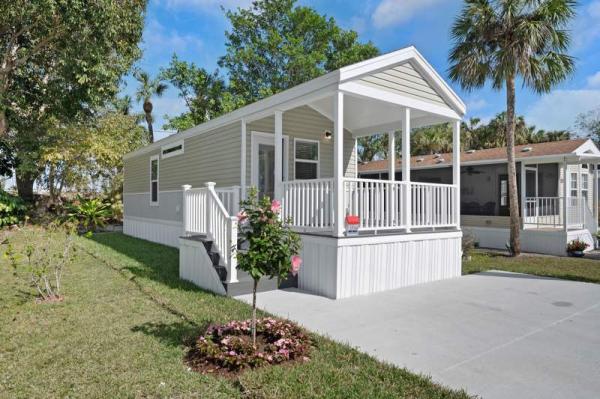 Photo 1 of 2 of home located at 3100 North Road #305 Naples, FL 34104
