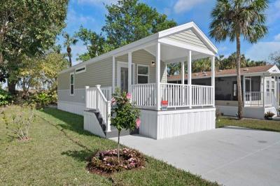 Photo 2 of 8 of home located at 3100 North Road #305 Naples, FL 34104