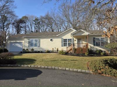 Mobile Home at 1407-203 Middle Rd Unit #203 Calverton, NY 11933