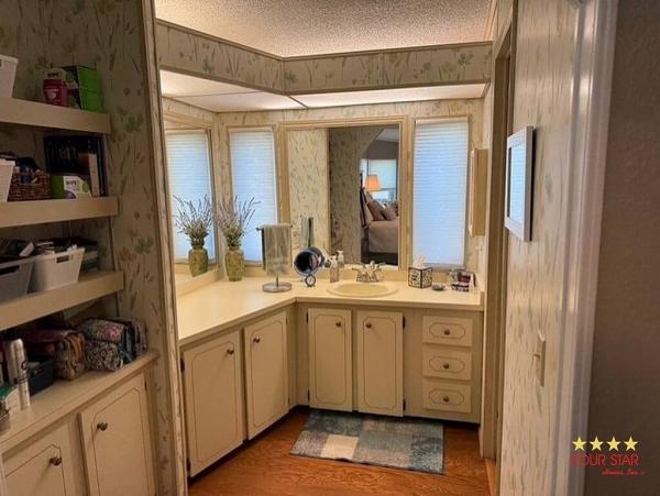 1989 Delo  Home