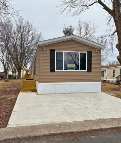 Mobile Home at 111 W Meadowland Rochelle, IL 61068