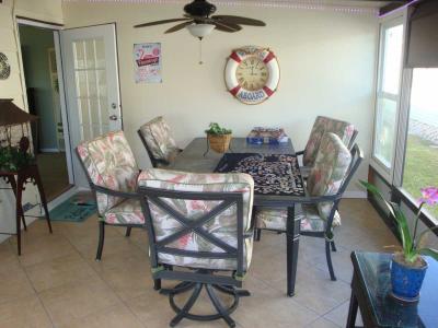 Photo 4 of 25 of home located at 1632 Gulf Coast Drive Naples, FL 34110