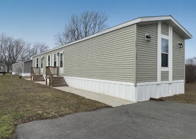 Mobile Home at 920 Lawrence St Lot 72 Lake Station, IN 46405