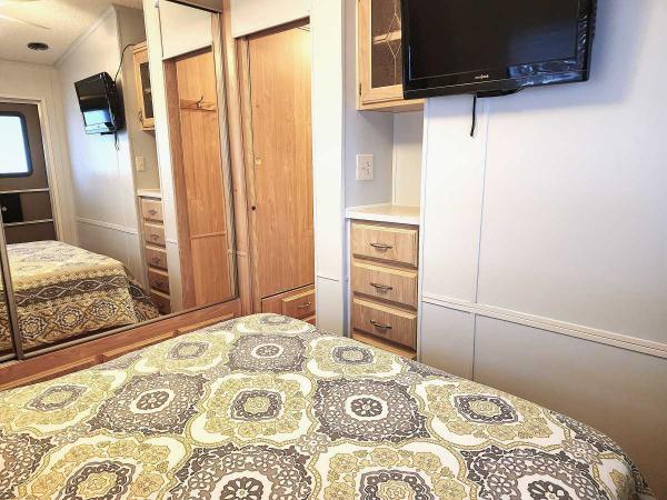 1989 KENSINGTON PARK MODEL Mobile Home