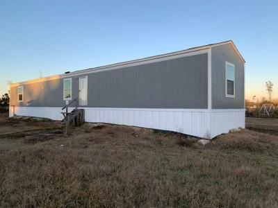 Mobile Home at 5177 Road 5210 Cleveland, TX 77327