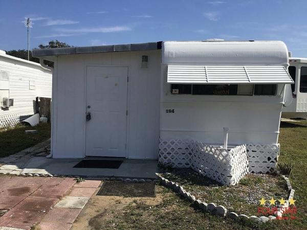 Photo 1 of 2 of home located at 1012 Circle Dr. Davenport, FL 33897