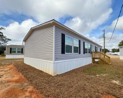 Mobile Home at 901 Massachusetts Ave, Lot 129 Pensacola, FL 32505