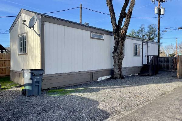 1995 Fleetwood  Mobile Home For Sale