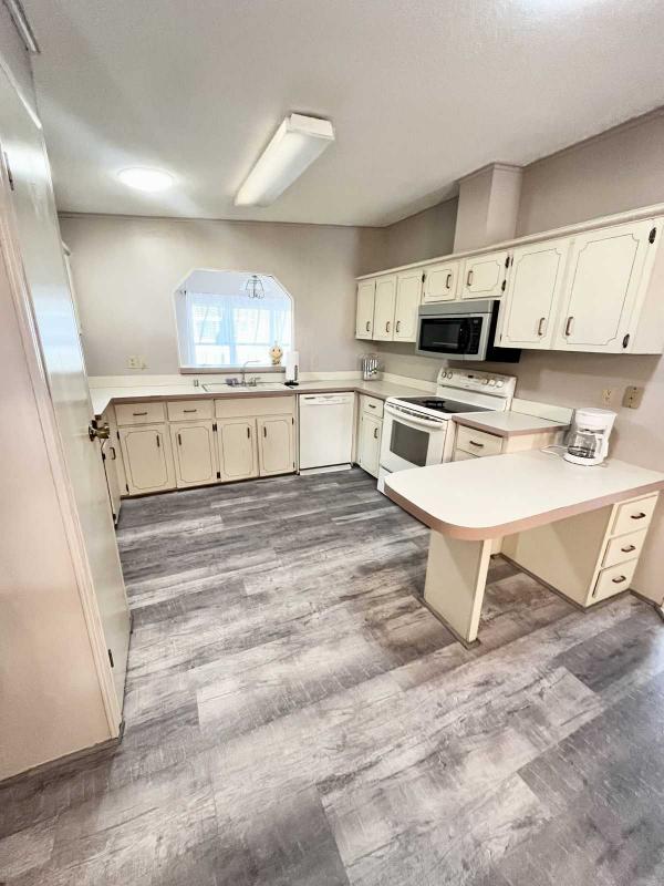1987 Meri Manufactured Home