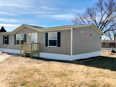 Photo 2 of 12 of home located at 200 N 28th St, Lot 19, Fairfield, IA 52556