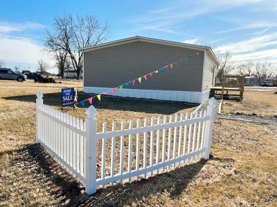 Photo 3 of 12 of home located at 200 N 28th St, Lot 19, Fairfield, IA 52556