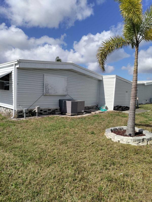 1979 Hillcrest Mobile Home