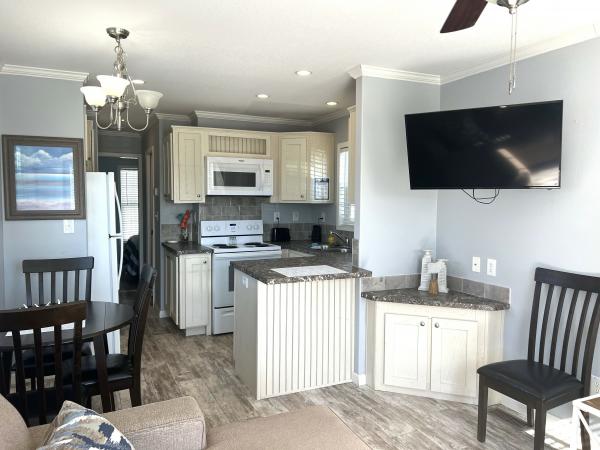 2018 CHAMPION APHRENTAL180 Mobile Home