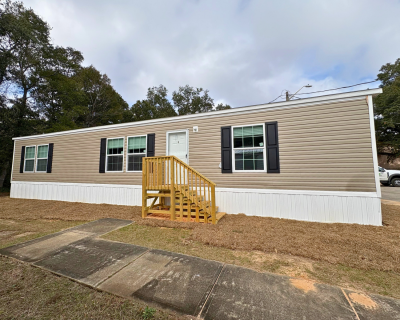 Mobile Home at 901 Massachusetts Ave, Lot 91 Pensacola, FL 32505