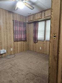 1987 Oakwood Mobile Home