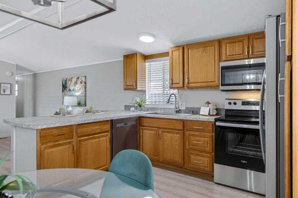 1986 Cavco Manufactured Home