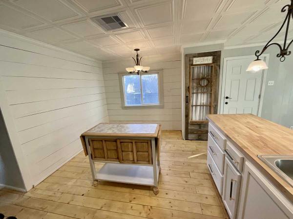 1976 Kaufman & Broad Sahara Manufactured Home