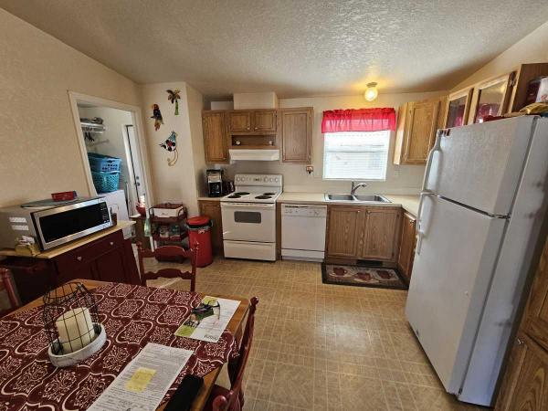 2005 Schult Manufactured Home