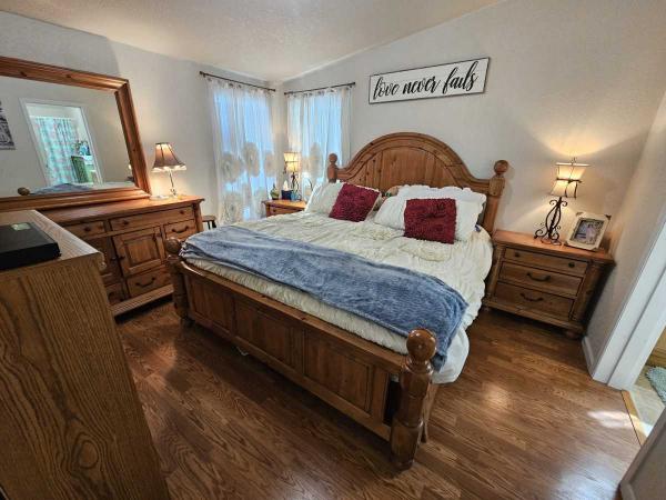 2005 Schult Manufactured Home