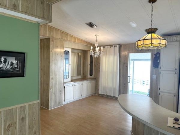 1984 Barrington Manufactured Home