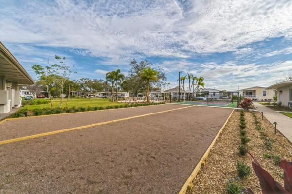 1984 Barrington Manufactured Home