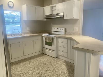 Photo 3 of 14 of home located at 1205 Dover Circle Apopka, FL 32703