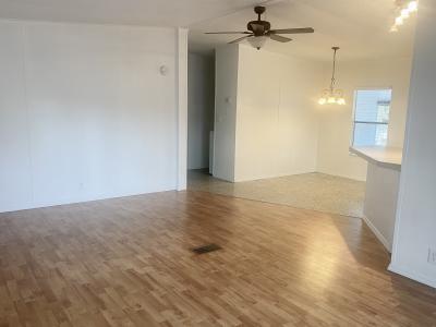 Photo 5 of 14 of home located at 1205 Dover Circle Apopka, FL 32703
