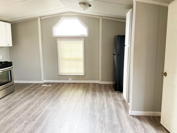 1986 Oak Creek Homes Cedar Ridge Mobile Home
