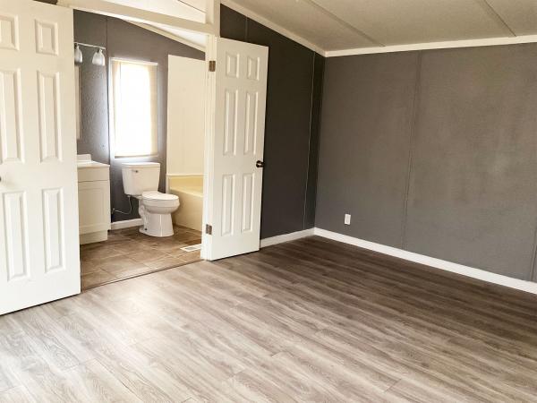 1986 Oak Creek Homes Cedar Ridge Mobile Home