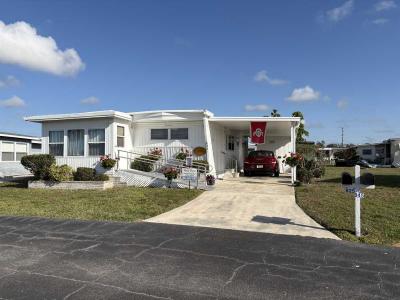 Photo 2 of 26 of home located at 825 Ixora Circle Venice, FL 34285