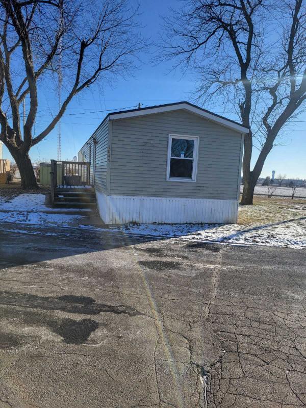 Photo 1 of 2 of home located at 4045 Bobolink Lane Hiawatha, IA 52233