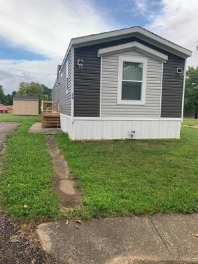 Mobile Home at 24 Rolling Acres Circle East Massillon, OH 44647