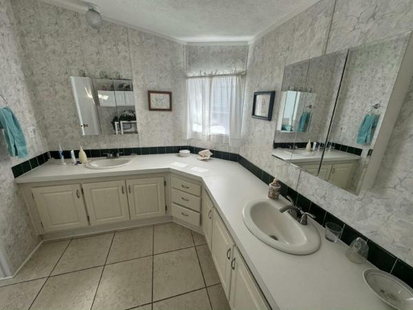 2000 Skyline Manufactured Home