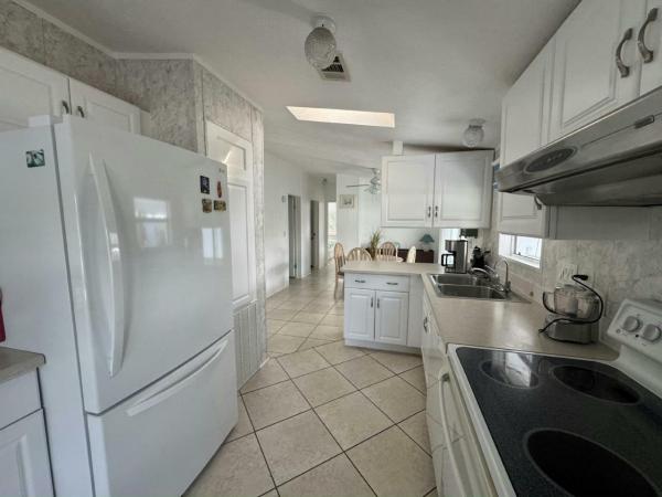 2000 Skyline Manufactured Home