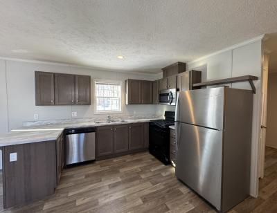 Photo 4 of 24 of home located at 39 Canary Hill  #290 Orion Township, MI 48359
