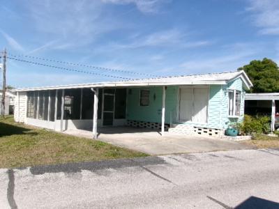 Photo 3 of 8 of home located at 2701 34th Street North Lot 224 Saint Petersburg, FL 33713