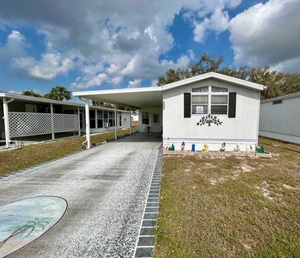 Photo 1 of 2 of home located at 9004 Michigan Road Sebring, FL 33870