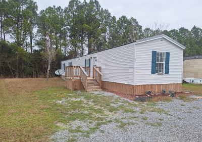 Mobile Home at 8400 W Oaklawn Rd, Lot 17 Biloxi, MS 39532