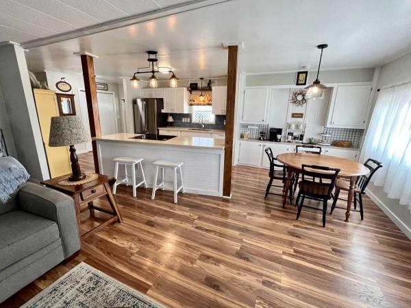 1972 Oakr Mobile Home